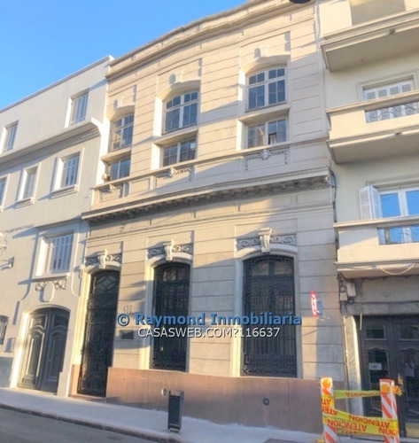 Casa + Local En Venta En Ciudad Vieja.