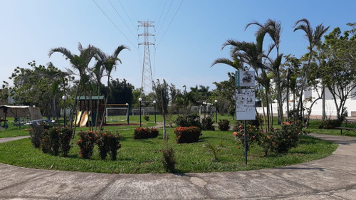 Casa En Venta En Veracruz Con Alberca Fracc. Las Palmas Medellín.
