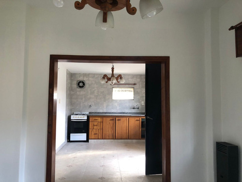 Hermosa Casa Con Pileta En Plátanos