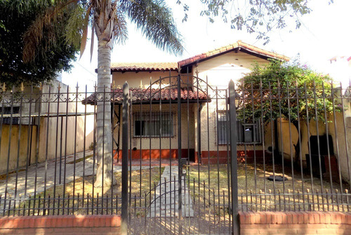 Casa En Venta Con 5 Dormitorios En Jose Marmol