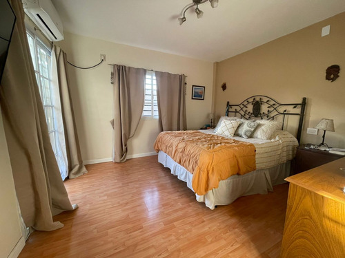 Venta Casa 5 Ambientes Barrio Naon Mataderos