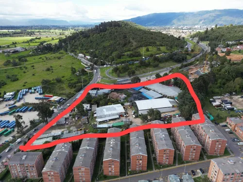 Vendo Espectacular Lote. Para Desarrollar Proyectos Inmobiliarios, Ubicado En Una Zona De Alto Desarrollo Comercial