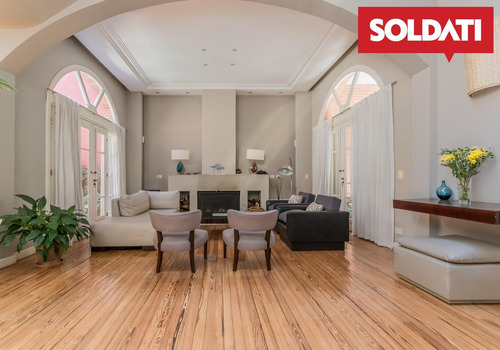 Venta - Casa 6 Ambientes - Coghlan