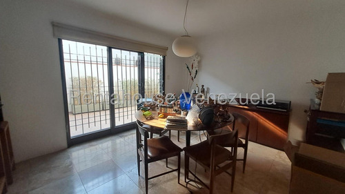 Linda ,comoda Y Funcional Casa En Venta Ubicada En Naranjos Del Cafetal 24-18040
