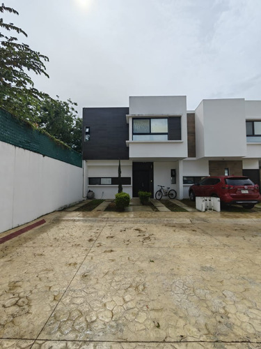 Casa En Vneta En Residnecial Vitala Cancun