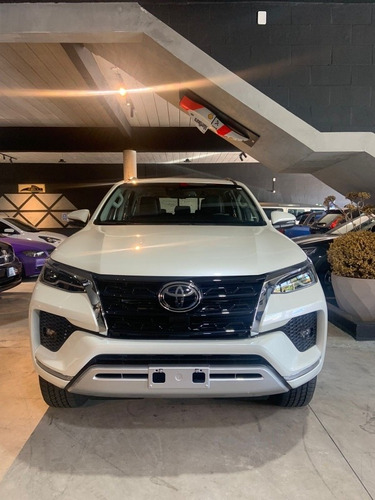 Imagem 2 de 10 de Hilux Sw4 Srx 2021 0km - São Paulo Motorsport