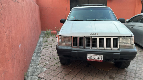 Jeep Grand Cherokee Laredo L6 4x2 At