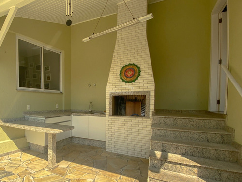Imagem 25 de 28 de Casa Conta Com 04 Dormitórios Climatizados, Sendo 01 Suíte, Região Central De Blumenau - 35712443v