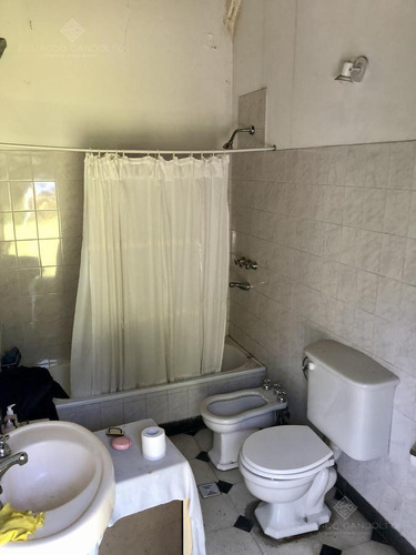 Excepcional Chalet De Estilo Sobre Lote Doble - Venta Directa!!