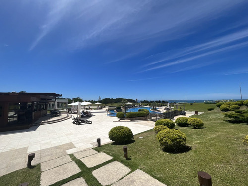 Imagen 18 de 22 de Apartamento En Venta De 2 Dormitorios En Playa Mansa (ref: Bpv-8755)