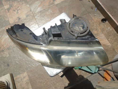 Vendo Lampara Delantera Derecha De Chrysler Caravan Año 1998