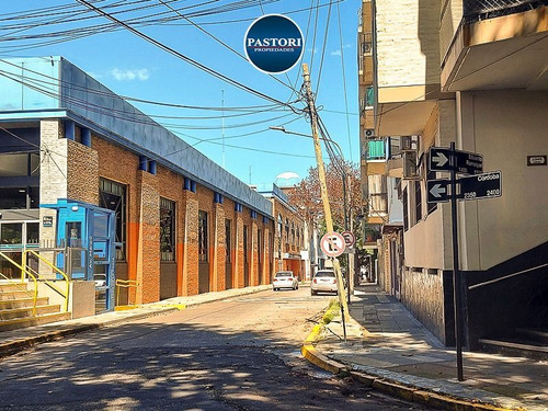 Imagen 2 de 19 de Olivos Bajo. Depto 2 Amb Con 2 Patios! Excel. Ubicacion!