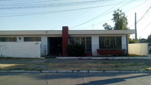 Barrio El Tenis, Casa Un Piso En Barrio Residencial