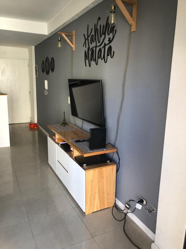 Hermoso Ambiente Y Medio Con Pileta