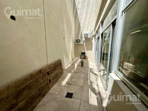 Exc. Local C/ Amplia Vidriera - 177m2 Patio