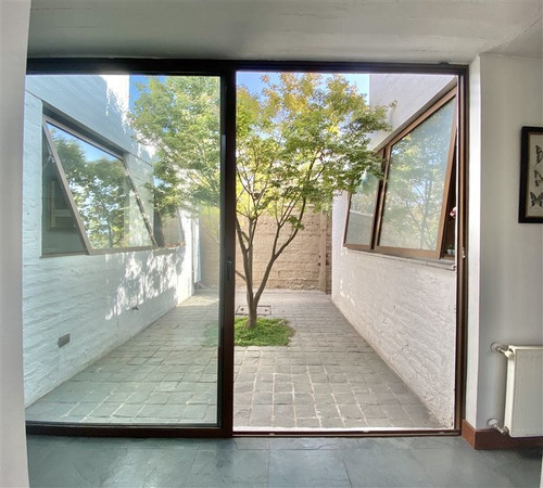 Casa En Venta De 4 Dorm. En Vitacura