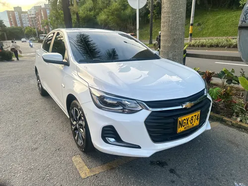 Chevrolet Onix 1.0T Premier Sedan At