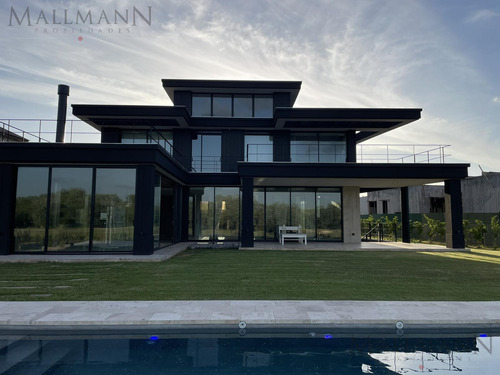 Casa Sobre La Laguna En Pilará La Calesa | Mallmann Propiedades