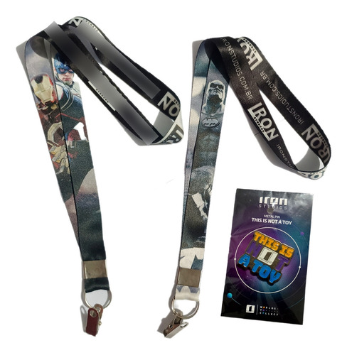 Kit Cordão Pin Iron Studios Marvel Dc Comics Nerd Geek Ccxp Preto