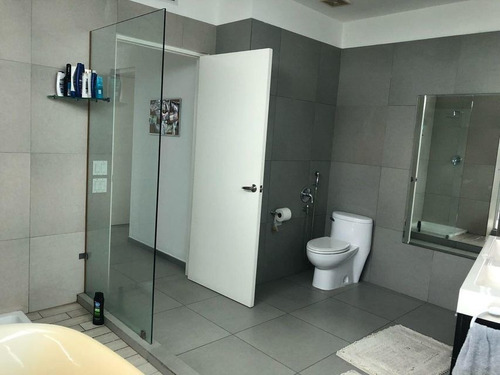 Imagen 7 de 14 de Venta De Apartamento Amoblado En Ph Yacht Club 22-1841