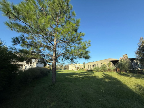 Terreno Lote En Venta En Casuarinas Del Pilar, Zelaya, Pilar