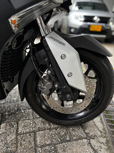 Moto Yamaha X-max 300