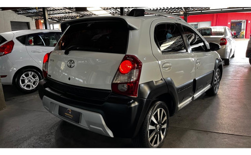 Toyota Etios Cross 1.5 16V FLEX 4P MANUAL