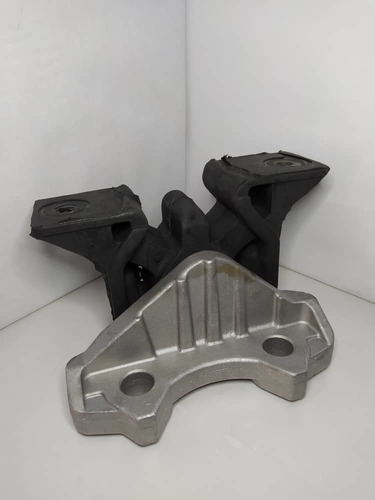 Imagen 2 de 4 de Base Motor Chevrolet Montana Meriva Corsa 1.8 (lado Derecha)