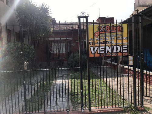 Casa De 4 Ambientes Con Pileta En Ituzaingo