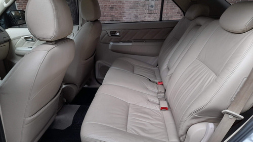 Imagen 12 de 15 de Toyota Sw4 3.0 Srv Cuero 2007