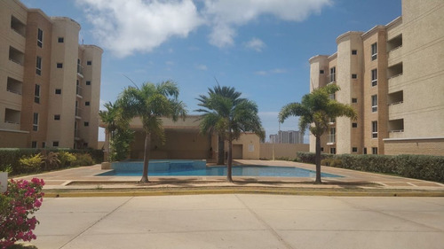 Se Vende Apartamento De 90 M2 En La Urbanización Sabanamar