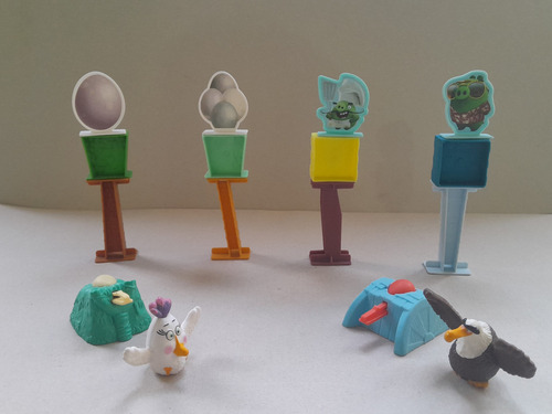 Set 7 Juguetes + 4 Torres Minions Y Angry Birds, Mcdonald's (Usado)