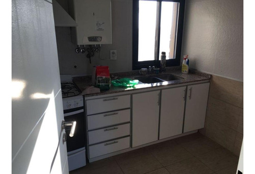 Imagen 4 de 7 de Departamento Con 2 Dormitorios Y Balcón Al Frente