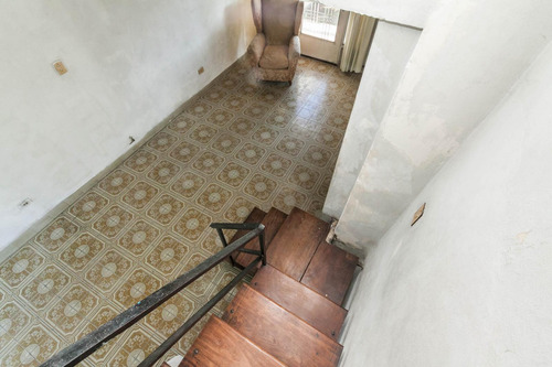Casa En Banfield, Banfield Este, Jardin, Fondo, Cochera, Qui