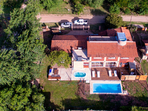 Imagen 2 de 15 de Casa Multifamiliar Cómoda Con Piletas Villa Gral. Belgrano
