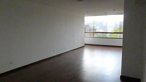 Imagen 5 de 28 de Excelente Apartamento Con Vista Panorámica, Muy Cómodo Y Amplio. 22-24299 Mrw