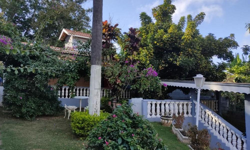 Casa Térrea 3 Quartos, 1 Suíte, 2 Banheiros 160m2 A.c