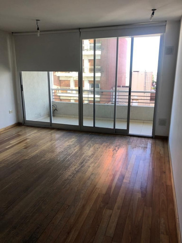 Imagen 3 de 10 de Semipiso En Venta De 2 Dormitorios , La Plata