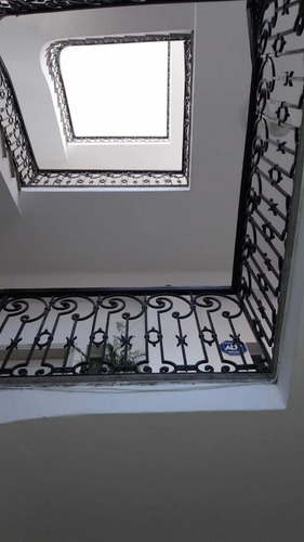 Imagen 4 de 20 de Se Vende Casa En Edificio De Época Reformado, Muy Seguro!