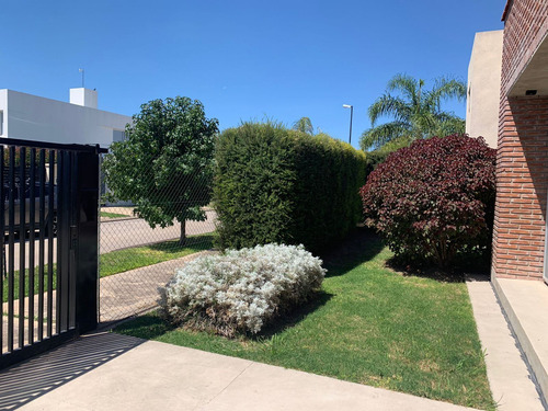 Imagen 18 de 23 de Venta Casa En Cantegril, Con Pileta!!