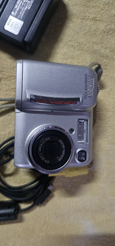 Camara Digital Nikon E775 Gris