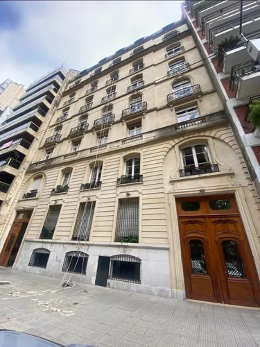 Edificio Gran Categoría- Estilo Francés  En La Zona Mas Elegante De  Buenos Aires   Que Es En  La Isla  Donde Esta La Embajada Inglesa