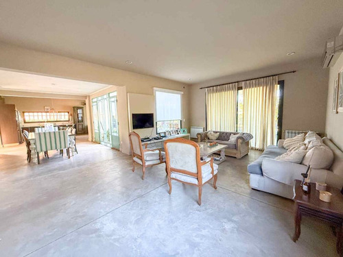 Casa En Venta En Pergamino En Barrio Cerrado