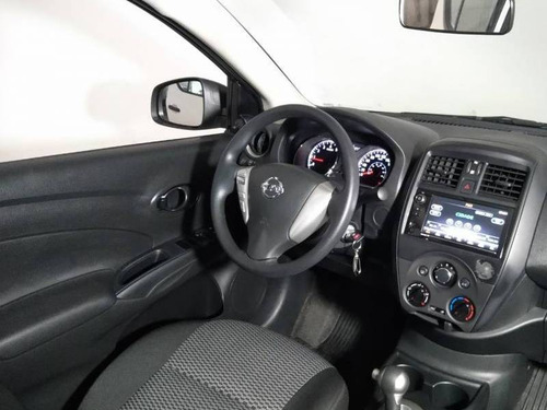 Imagem 10 de 14 de Nissan Versa V-drive 1.6 Special Edition Cvt