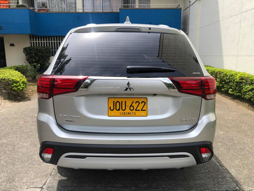 Mitsubishi Outlander Lx, Modelo: 2022 - 530km, 7 Puestos,4x4