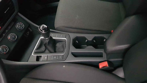 Imagen 12 de 15 de Volkswagen Jetta 2019 4p Comfortline L4/1.4/t Man