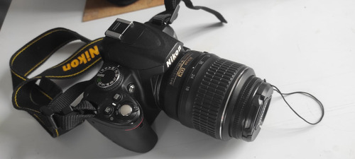  Camara Nikon D3000 (reflex)