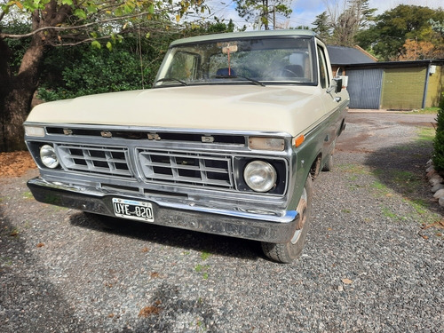 Ford F-100 Deluxe