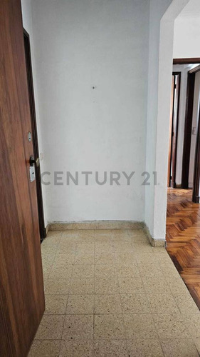 Departamento De 2 Dormitorios En Venta 62 Entre 15 Y 16