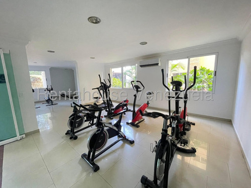 Apartamento En Venta En Avenida Lara Barquisimeto, De Inversion, Amplios Espacios Jrh 25-13367